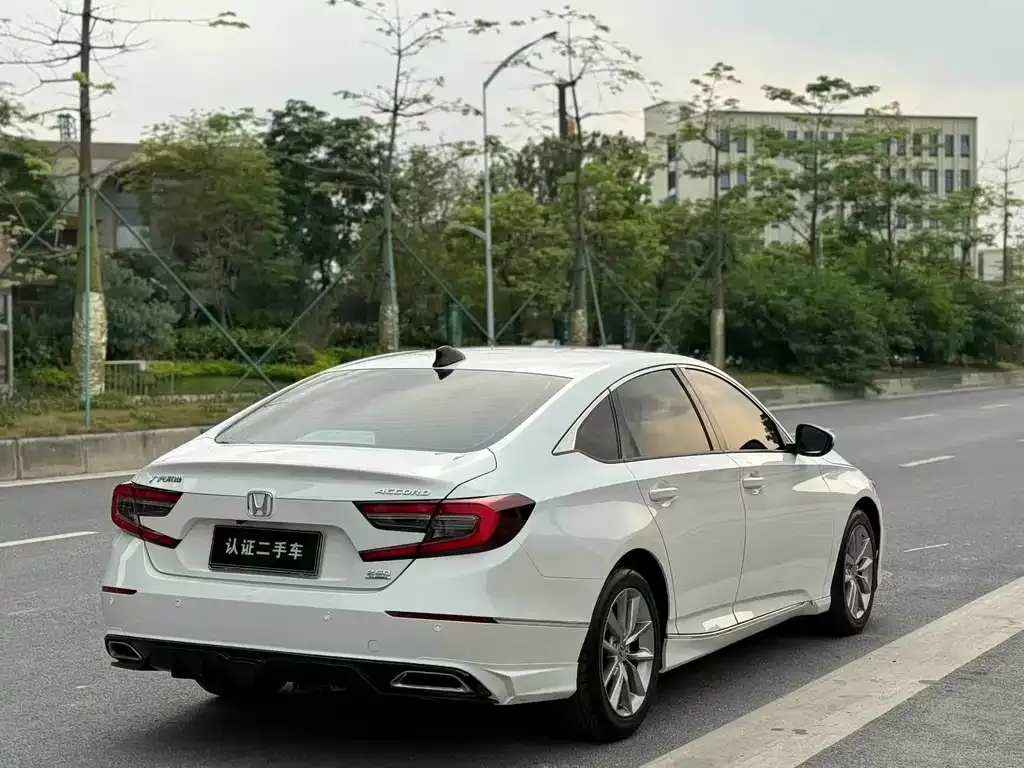 Honda Accord — фото 6