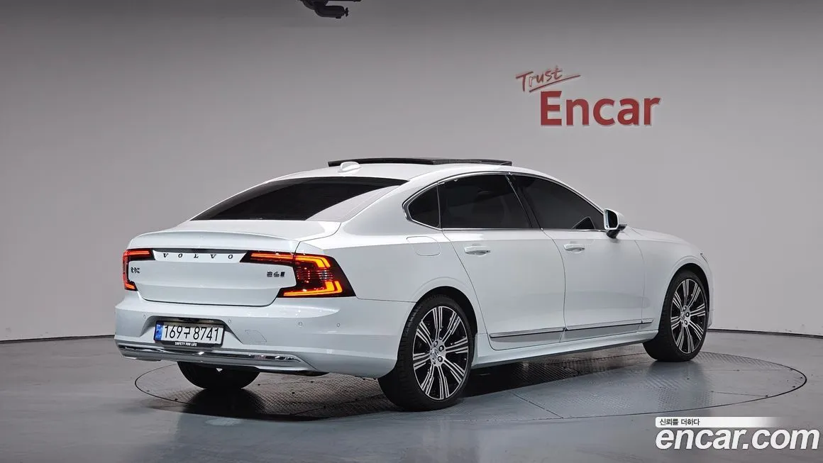 Volvo S90 — фото 3