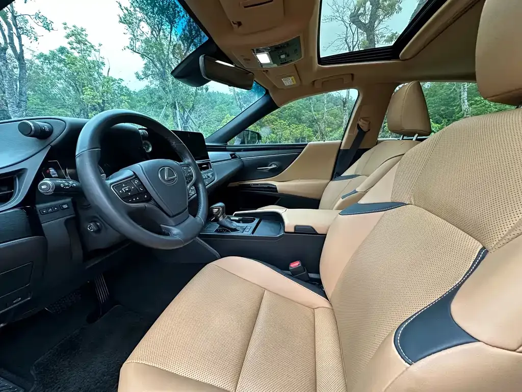 Lexus ES — фото 5