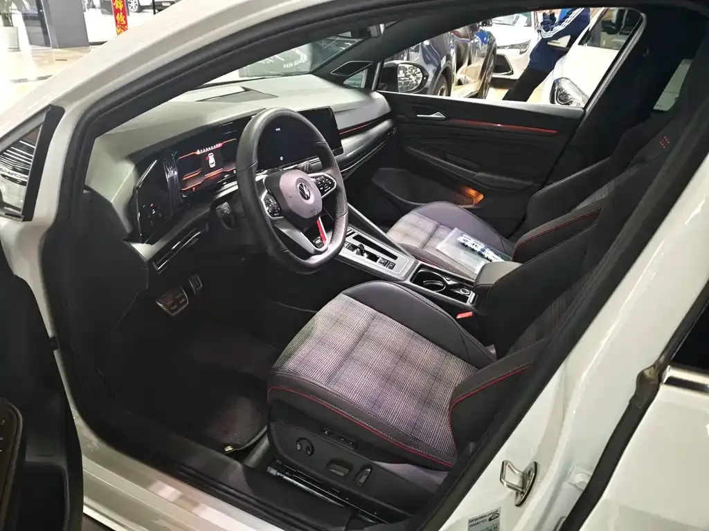 Volkswagen Golf GTI — фото 2