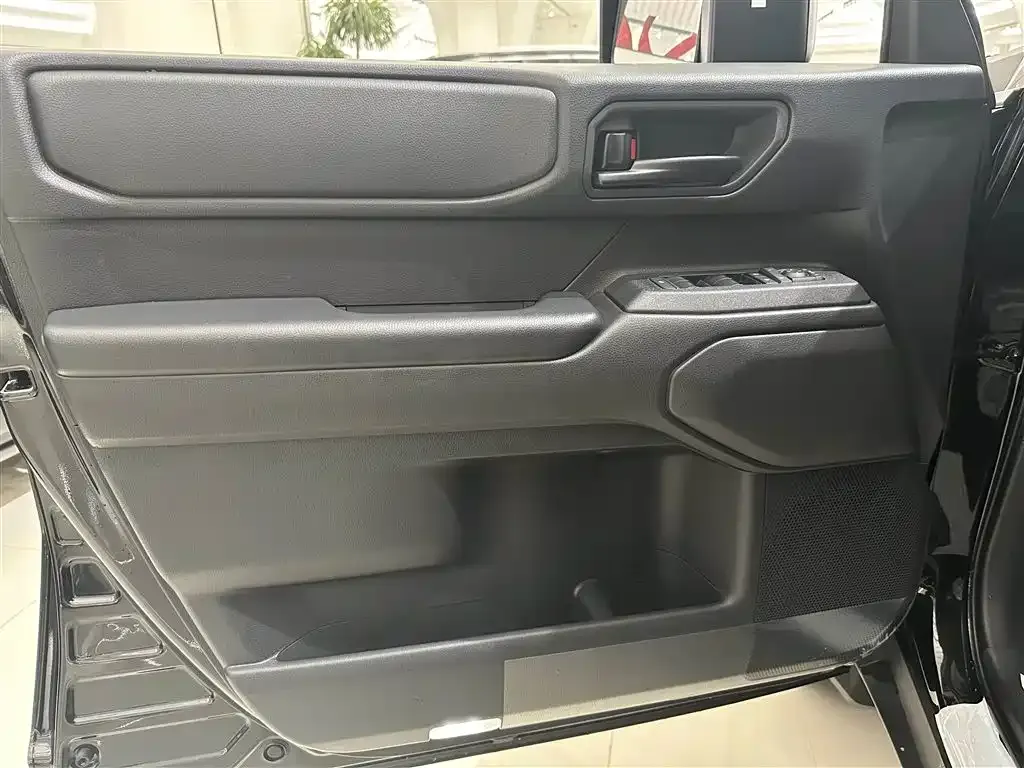 Toyota Prado — фото 2
