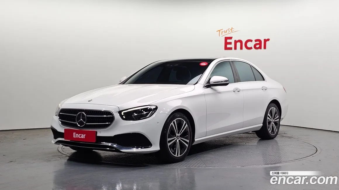 Mercedes-Benz E-Class — фото 1