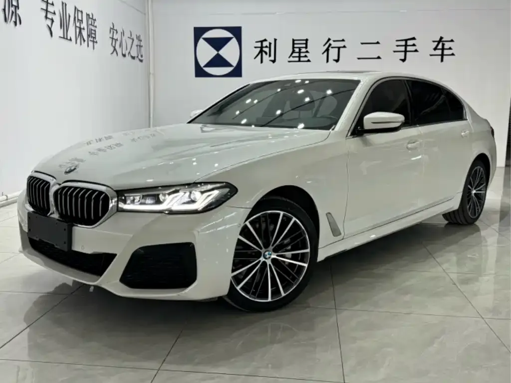 BMW 5 Series — фото 1