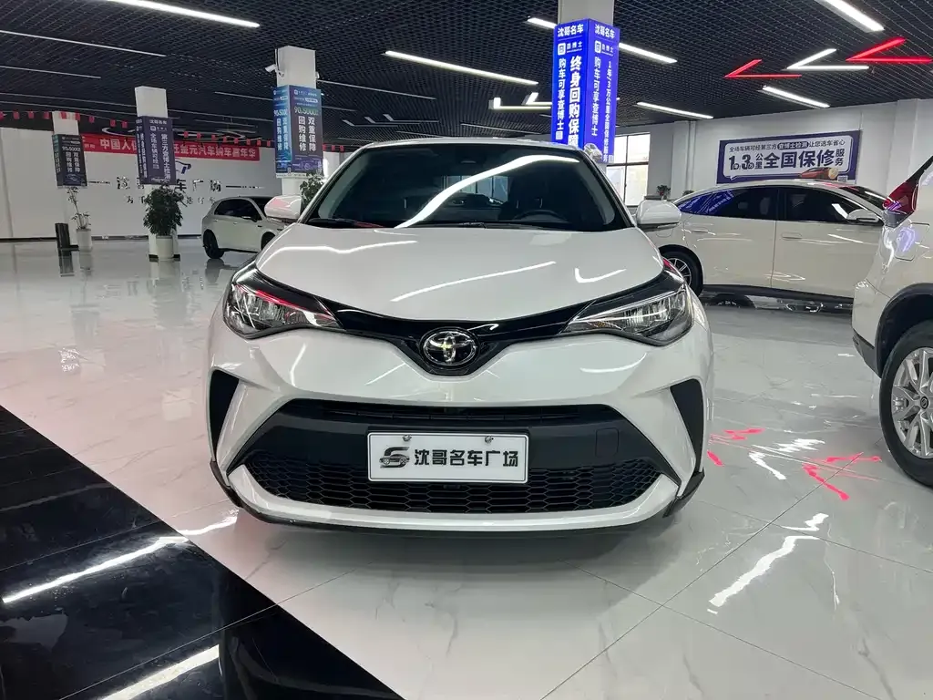 Toyota C-HR — фото 9