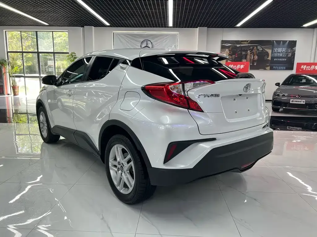 Toyota C-HR — фото 4