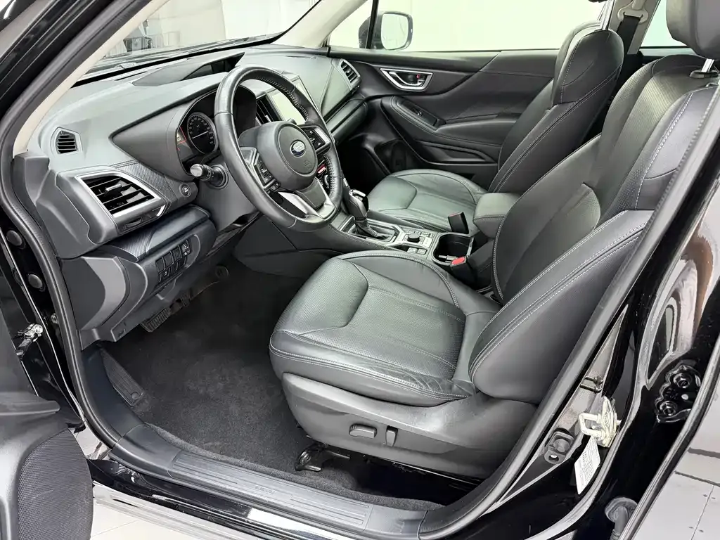 Subaru Forester — фото 8