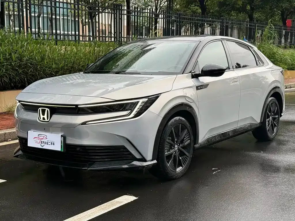 Honda e:NP2 — фото 1