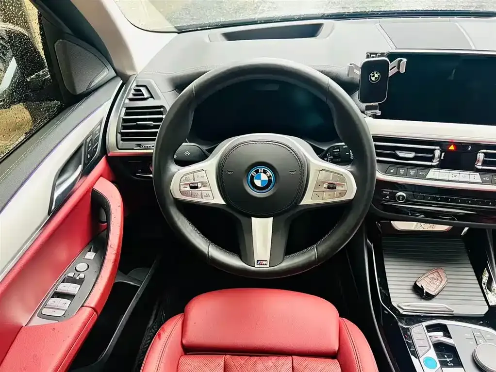 BMW iX3 — фото 2
