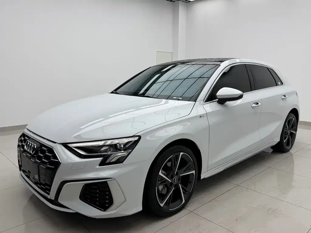 Audi A3 — фото 1