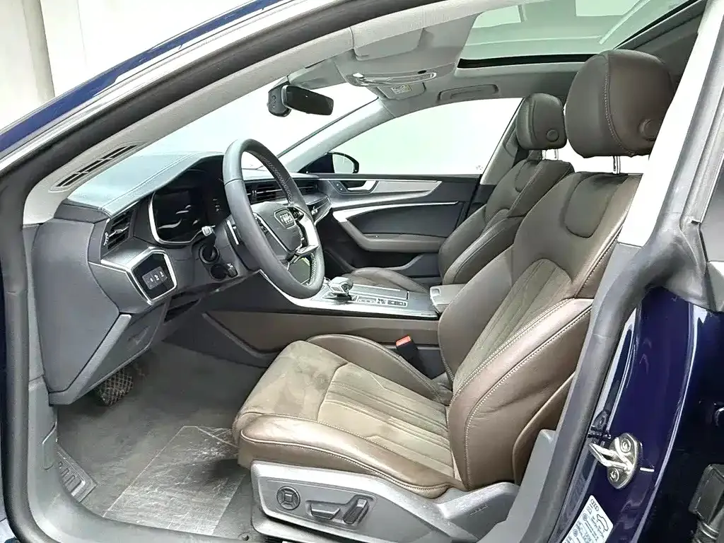 Audi A7L — фото 2