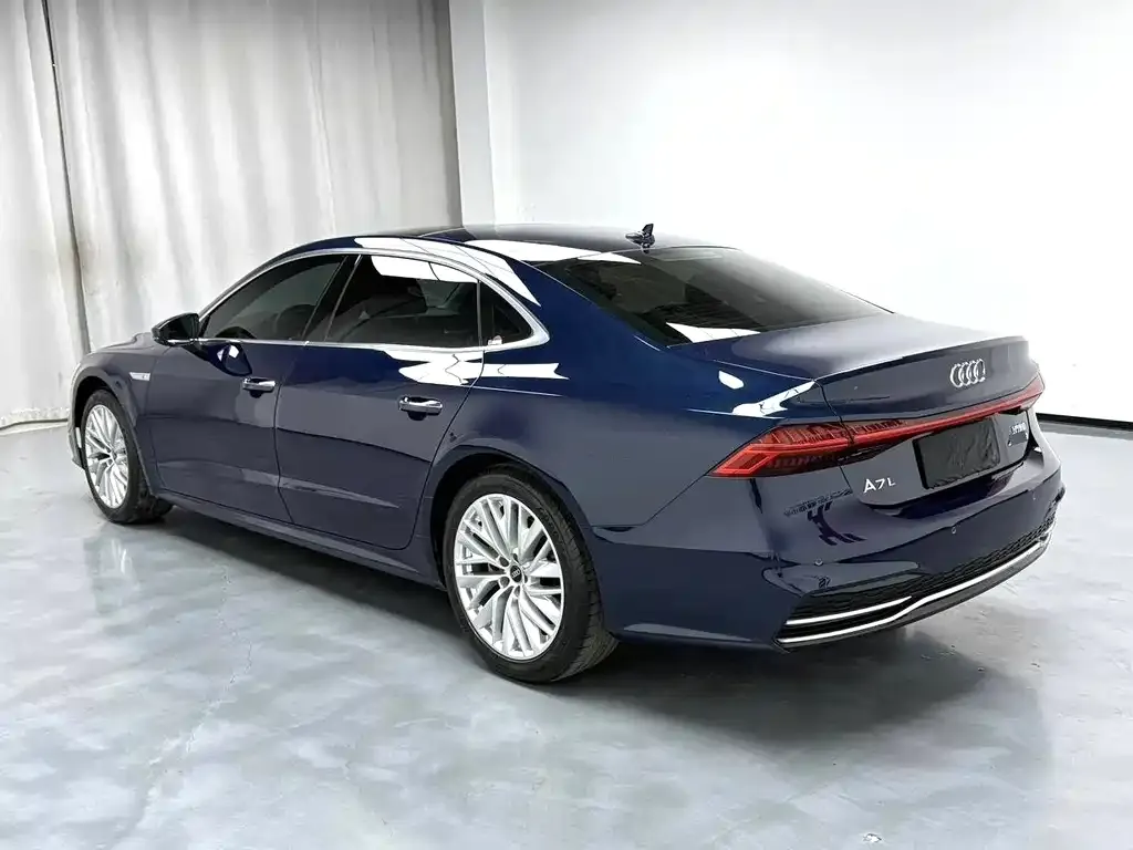 Audi A7L — фото 4