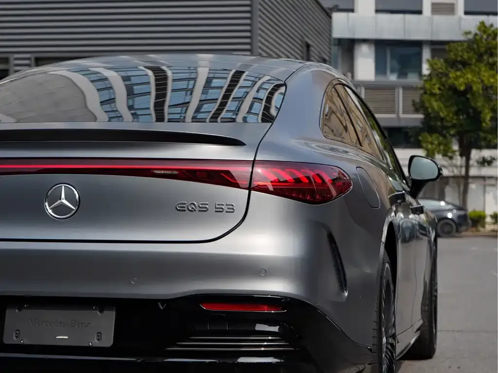 Mercedes-Benz EQS AMG — фото 3