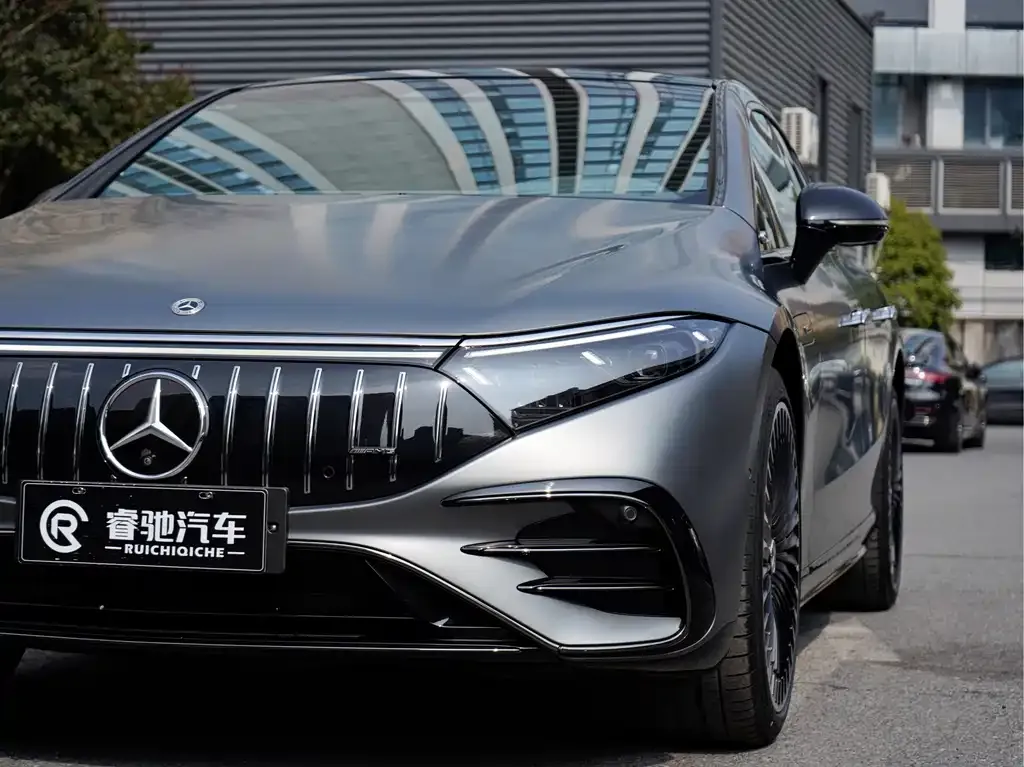 Mercedes-Benz EQS AMG — фото 8