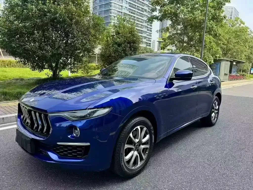 Maserati Levante — фото 1