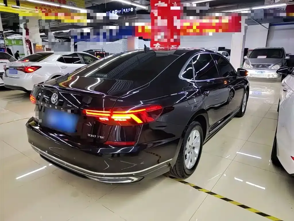 Volkswagen Passat — фото 8