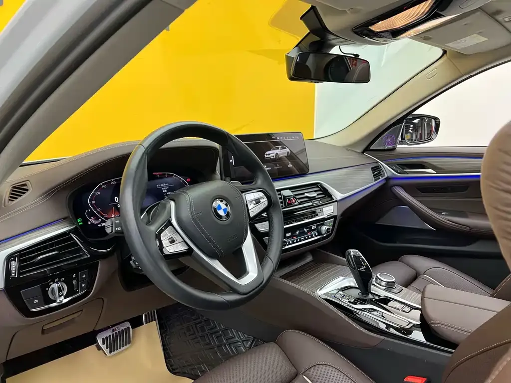 BMW 5 Series — фото 4