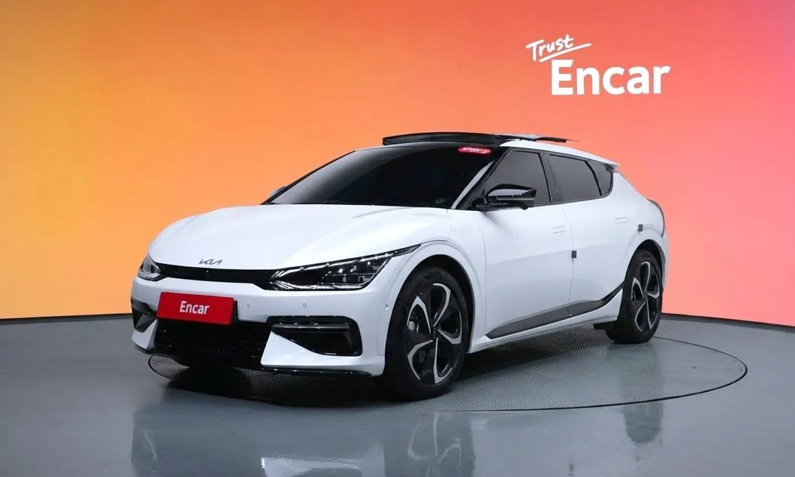 Kia EV6 — фото 1
