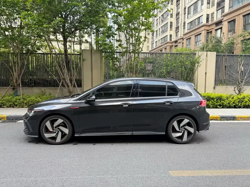 Volkswagen Golf GTI — фото 10
