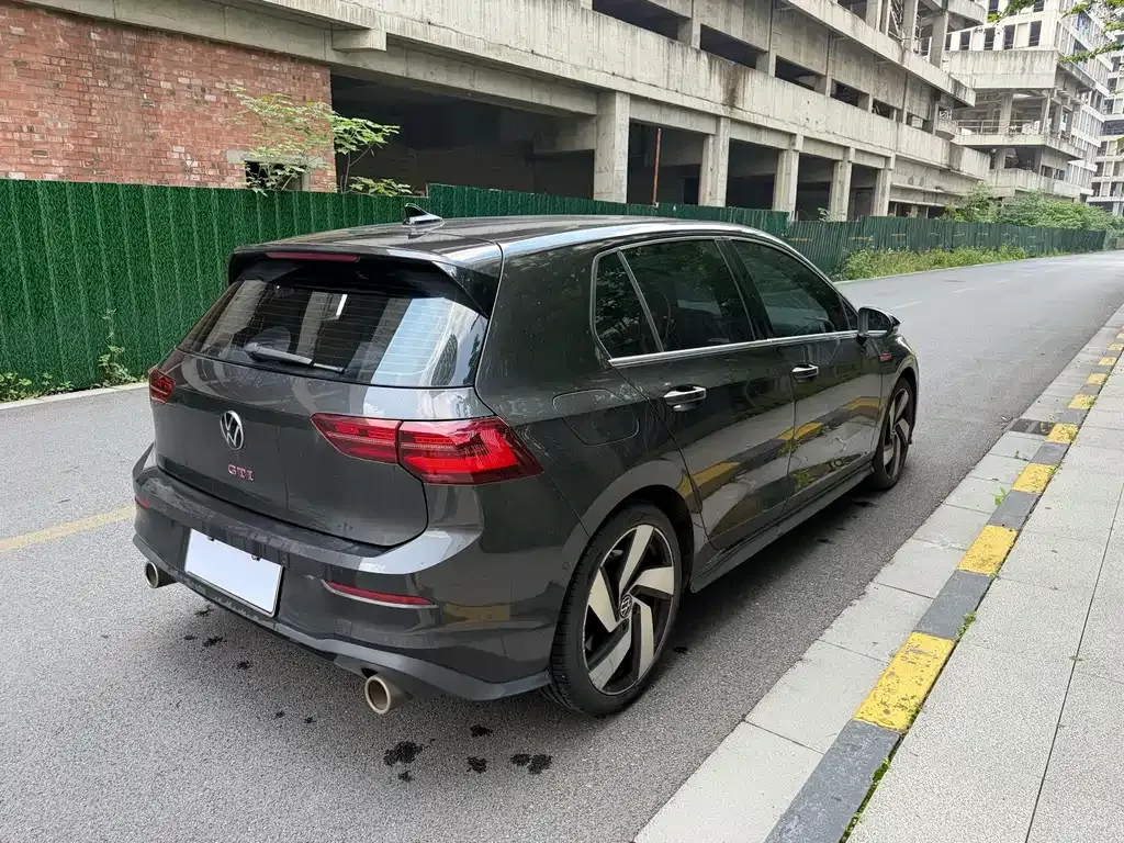 Volkswagen Golf GTI — фото 8