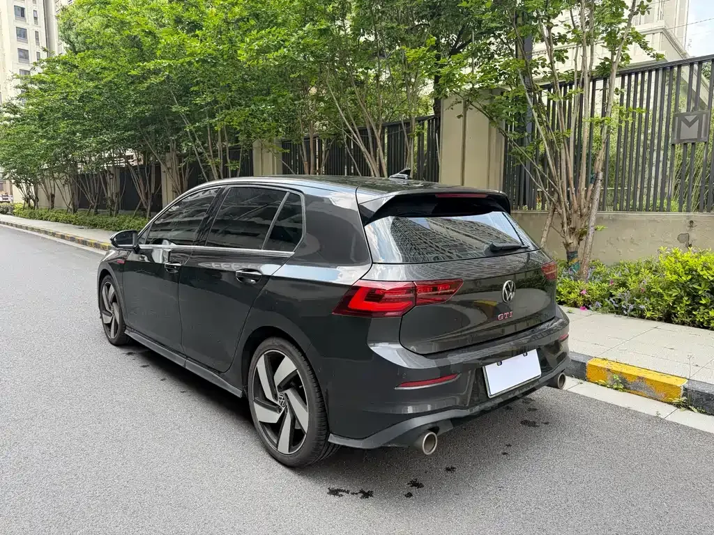 Volkswagen Golf GTI — фото 9