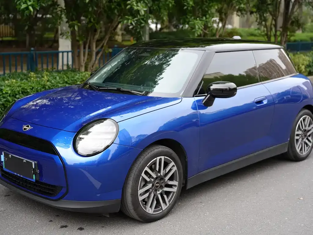 MINI Cooper EV — фото 1