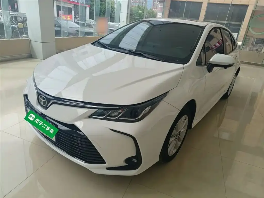 Toyota Corolla — фото 4
