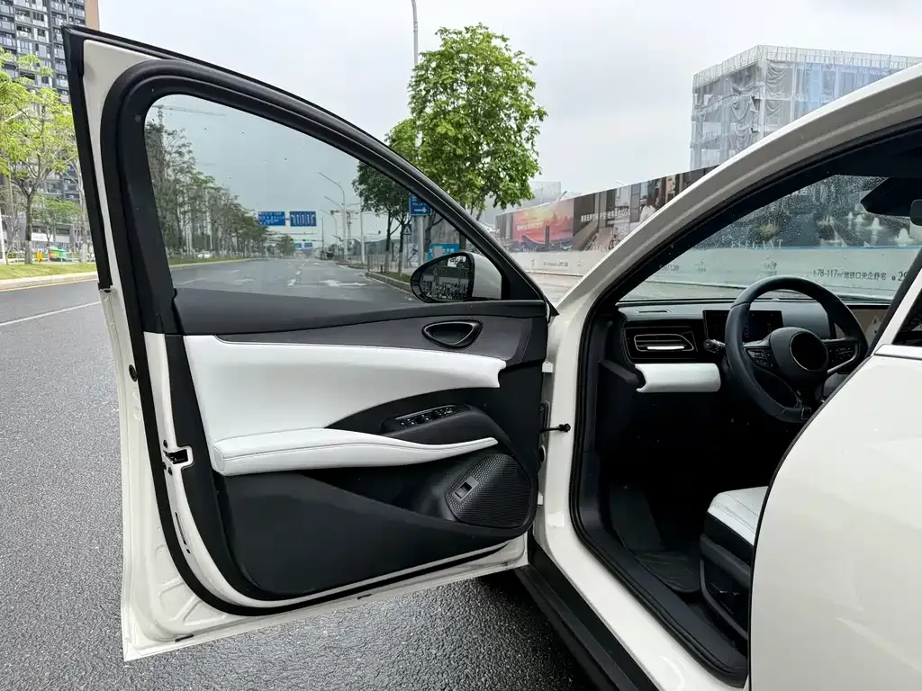 BYD Seal 06 — фото 10