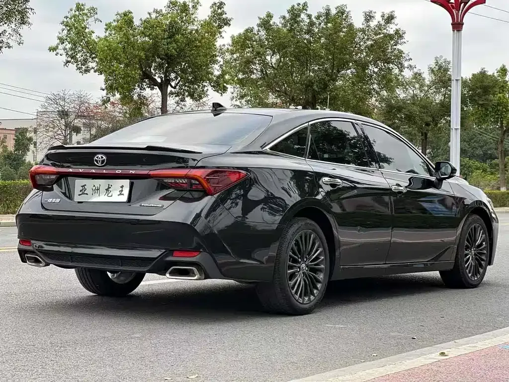 Toyota Avalon — фото 10