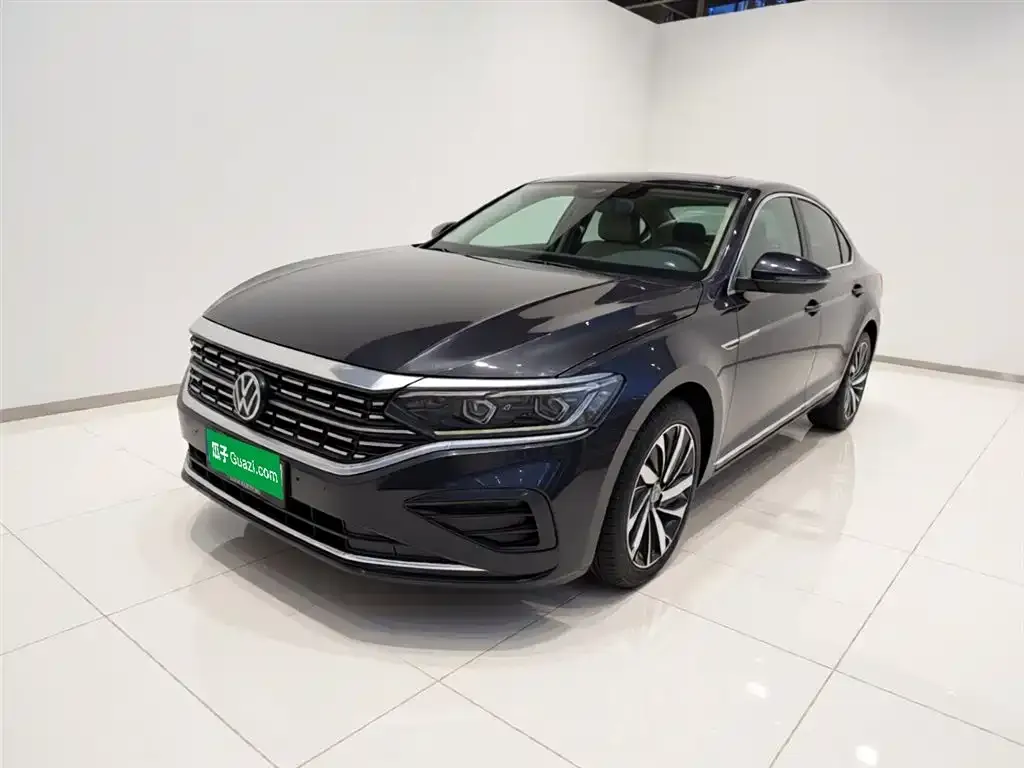 Volkswagen Passat — фото 1