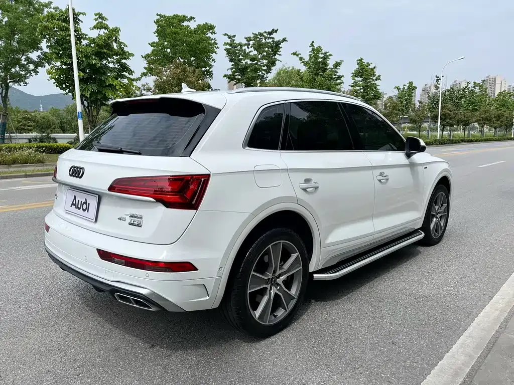 Audi Q5L — фото 4