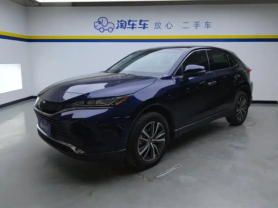 Toyota Harrier — фото 1