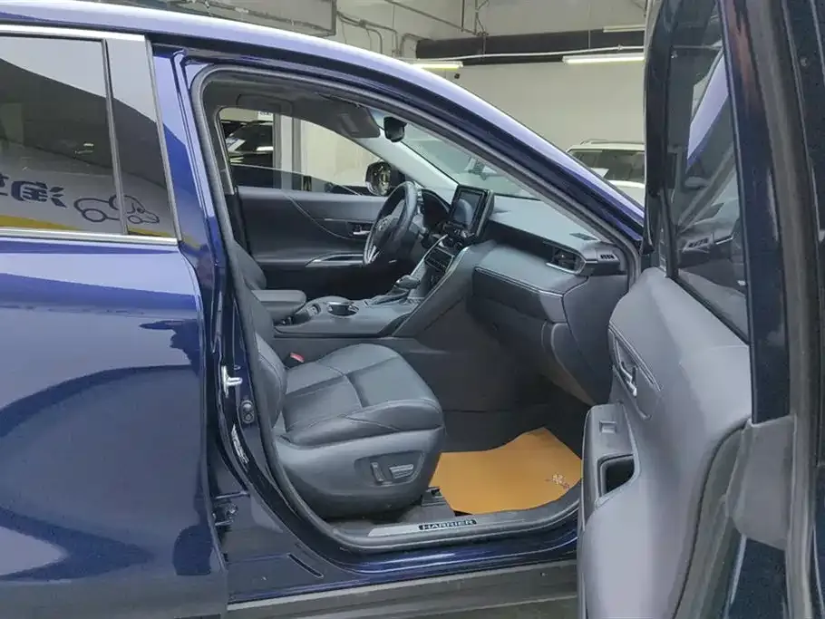 Toyota Harrier — фото 3