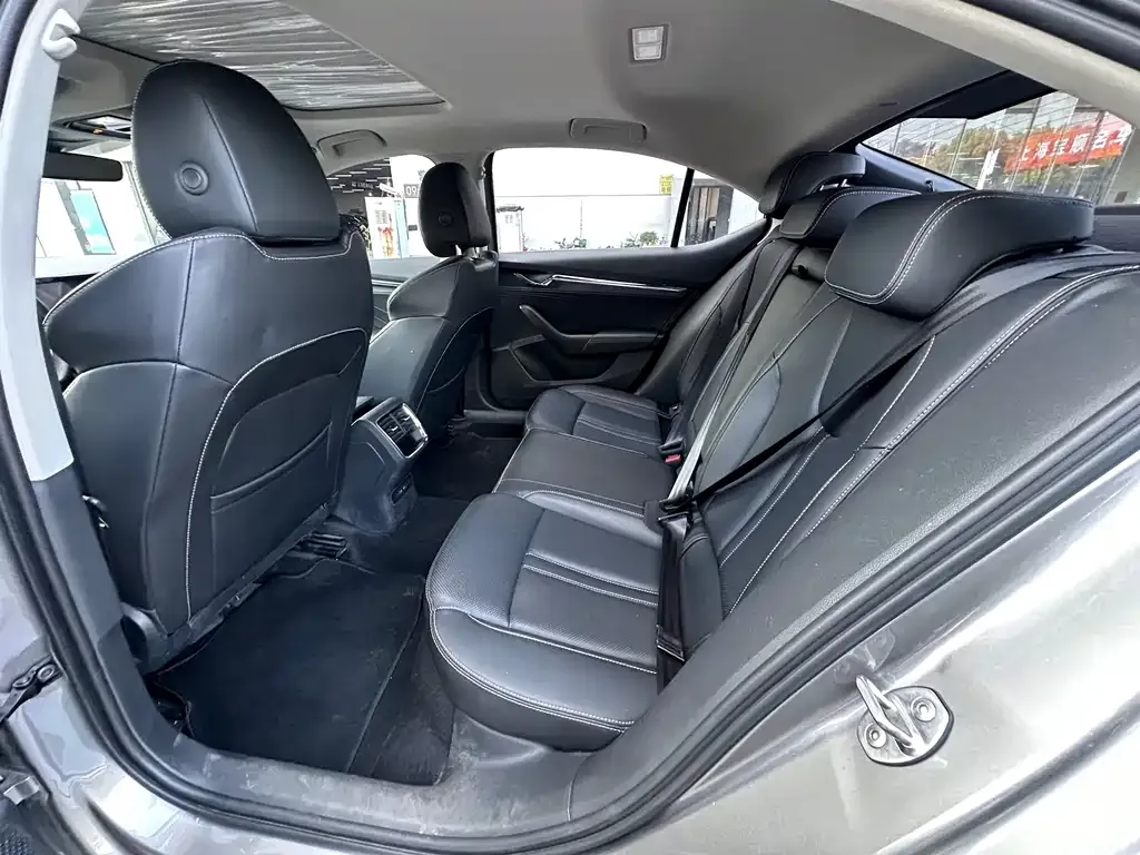 Skoda Octavia — фото 4