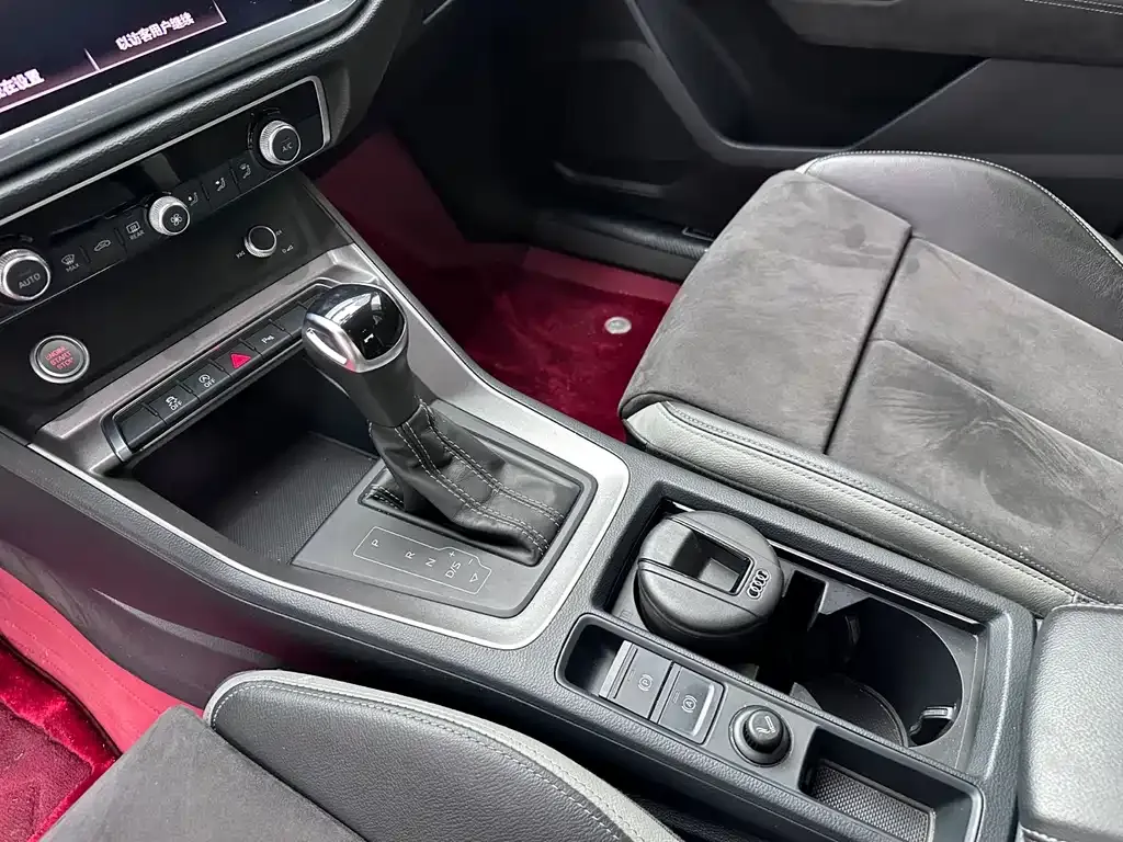 Audi Q3 — фото 4