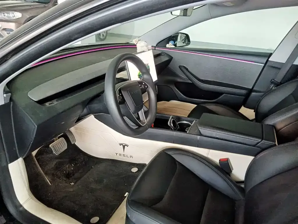 Tesla Model 3 — фото 8