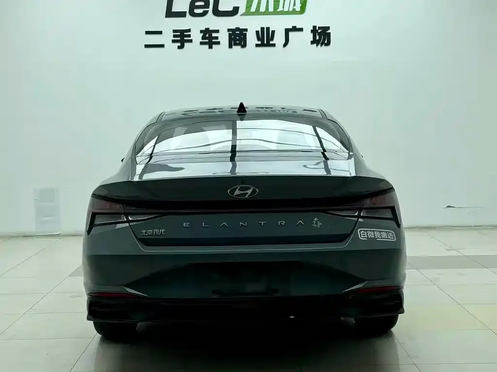 Hyundai Elantra — фото 7