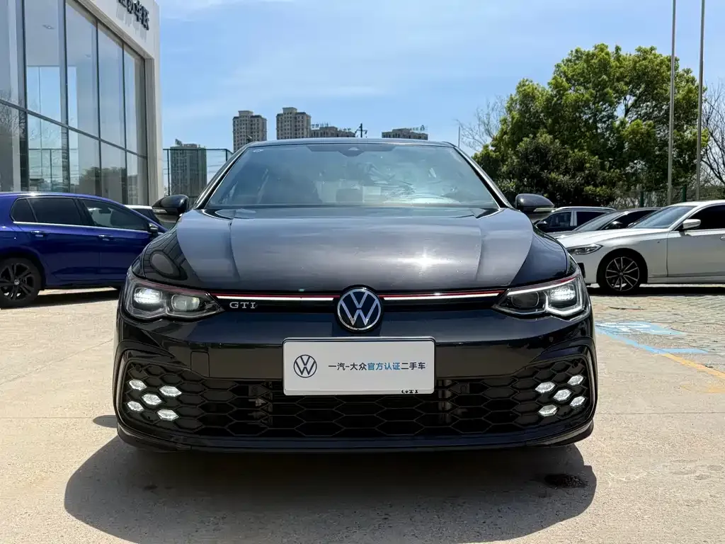 Volkswagen Golf GTI — фото 1