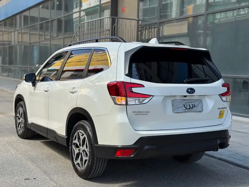 Subaru Forester — фото 4