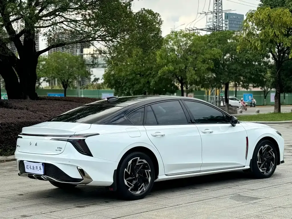 Hongqi H6 — фото 10