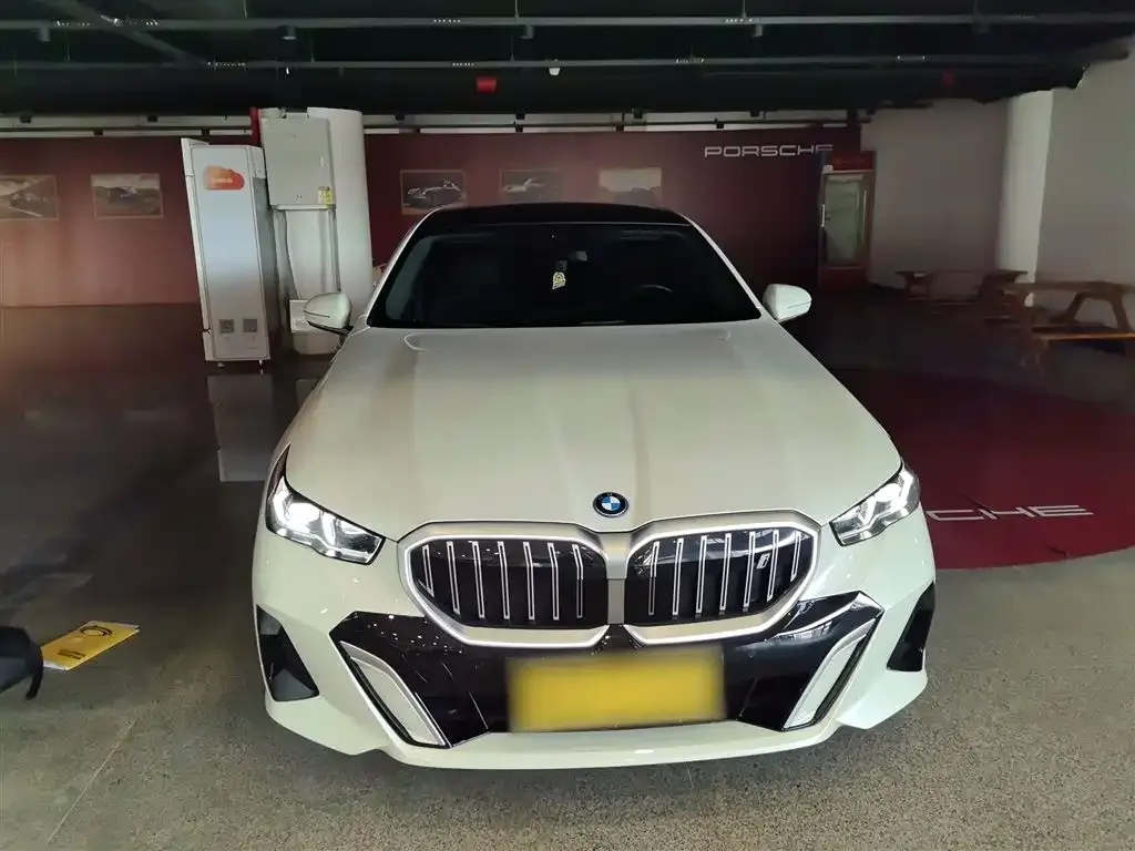 BMW i5 — фото 10