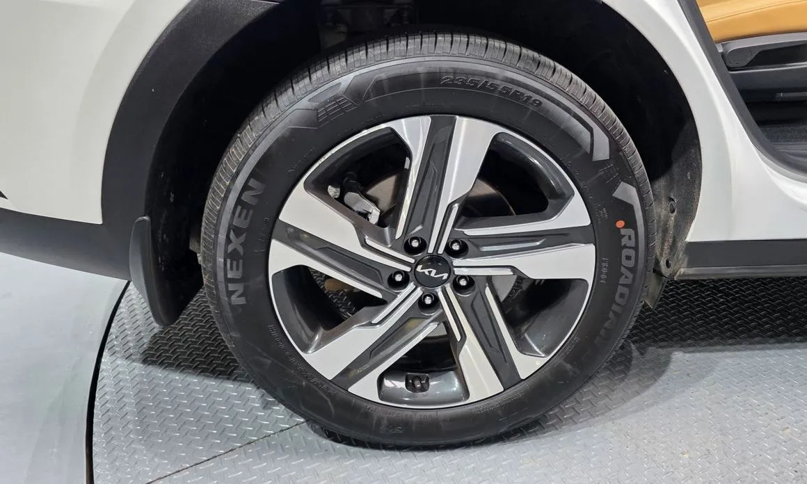 Kia Sorento — фото 9