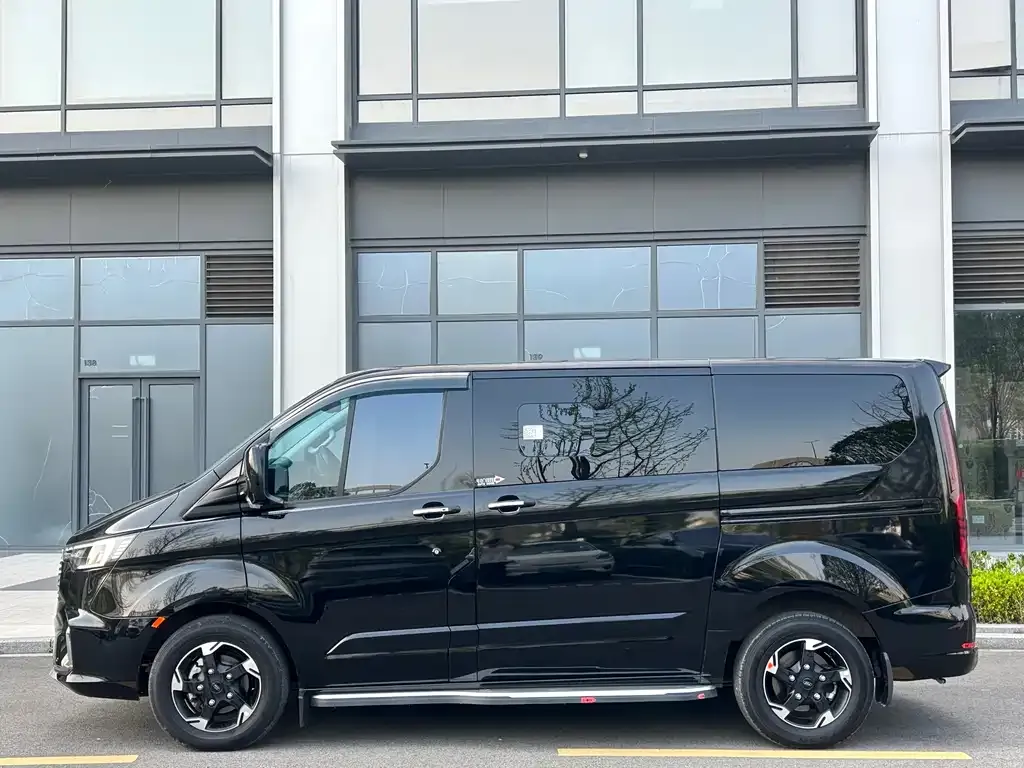 Ford Tourneo — фото 4
