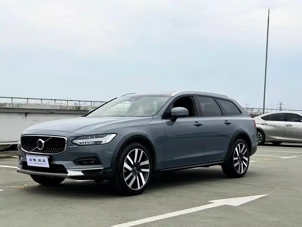 Volvo V90 — фото 1
