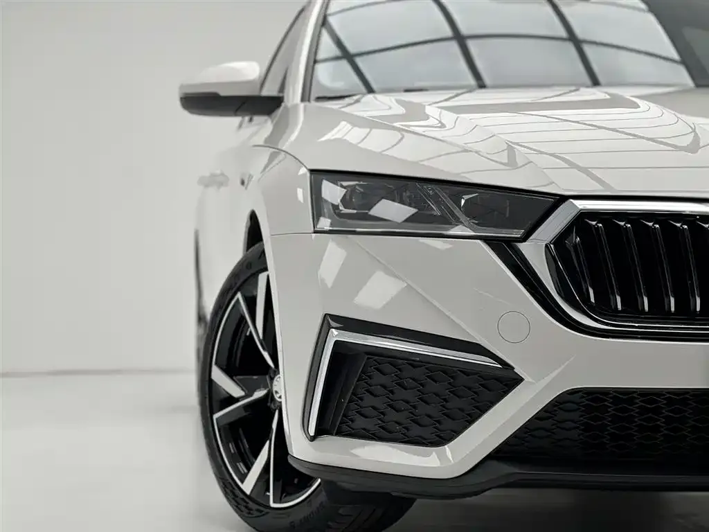 Skoda Octavia — фото 4