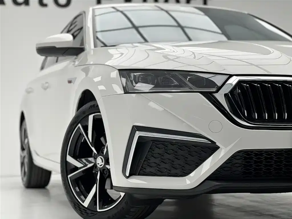 Skoda Octavia — фото 10