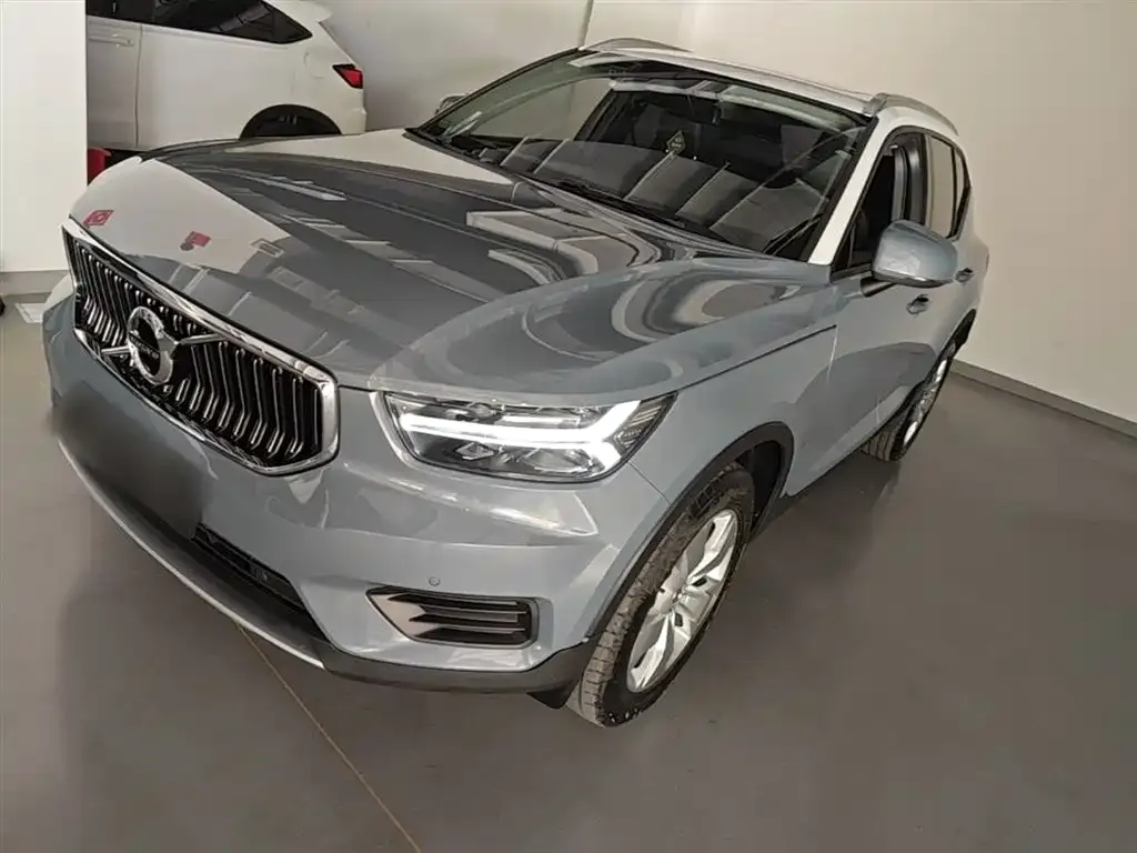 Volvo XC40 — фото 2