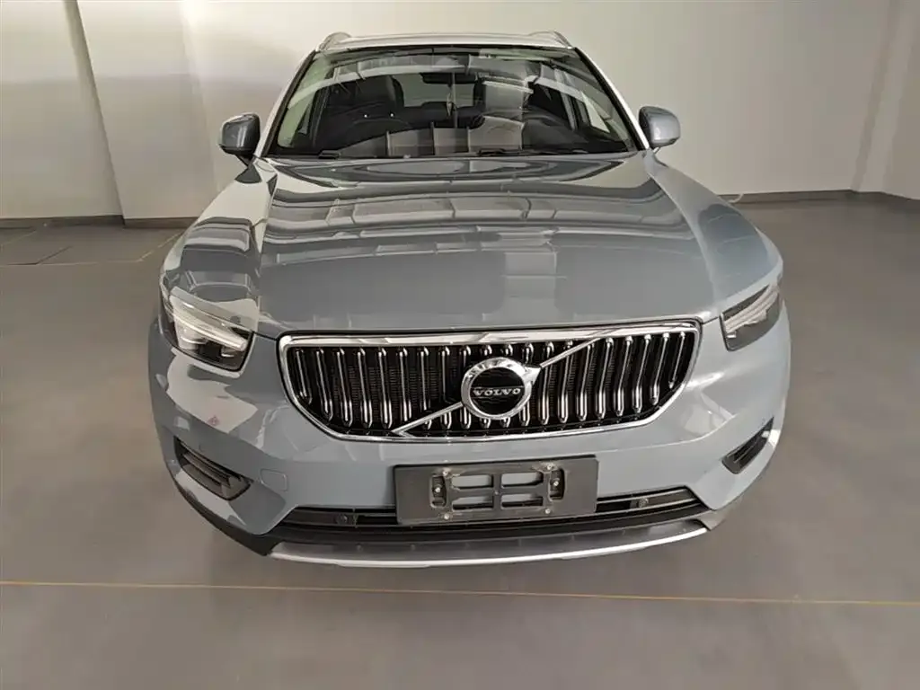 Volvo XC40 — фото 3