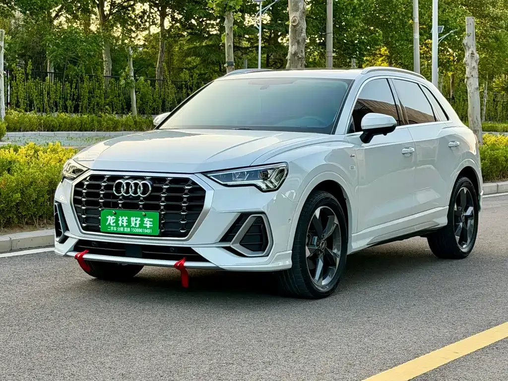 Audi Q3 — фото 1