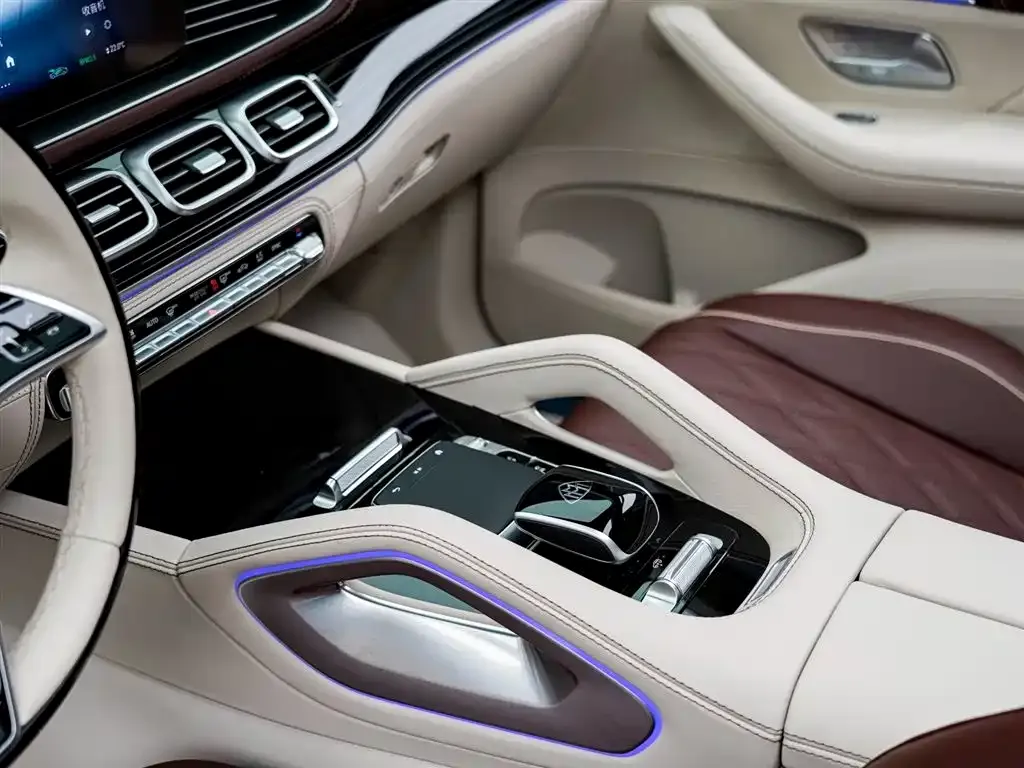 Mercedes-Benz GLS — фото 10