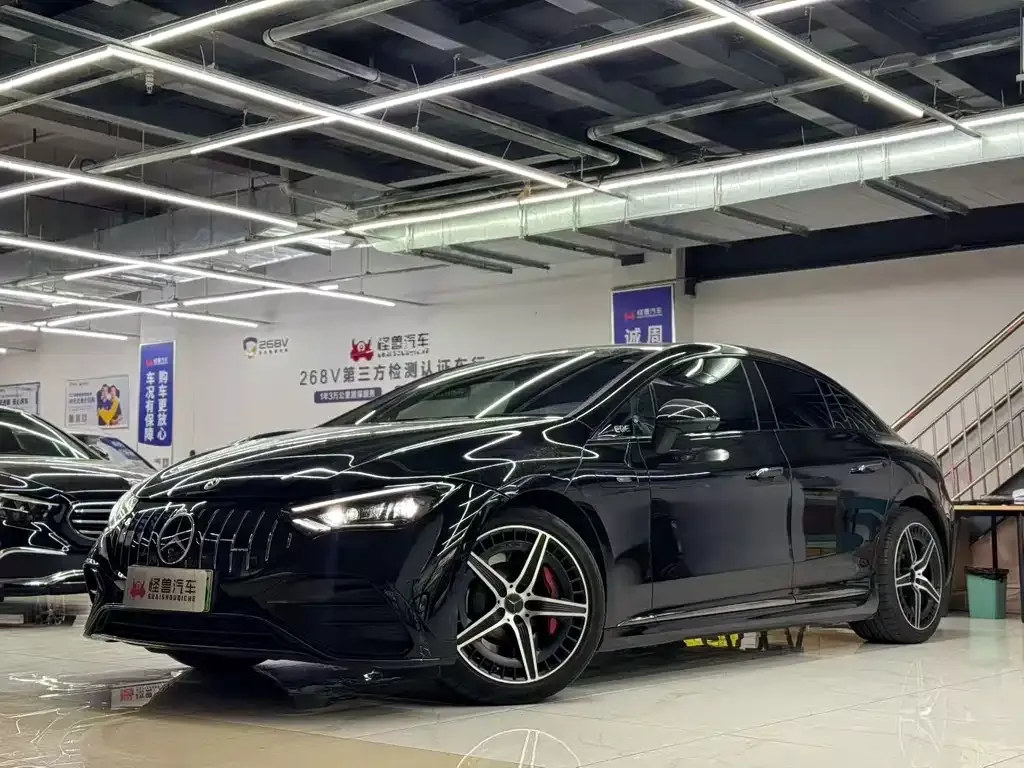 Mercedes-Benz EQE AMG — фото 1